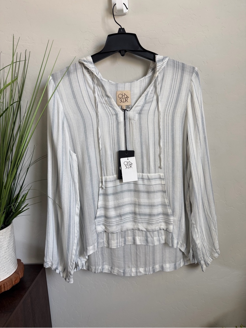 Chaser Striped Hooded Blouse NWT Large Coastal Resort Lightweight Top